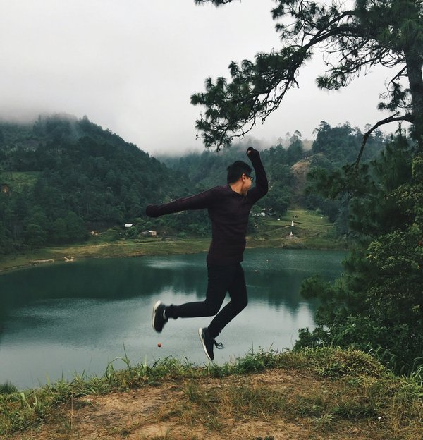 Est-il possible de louer une maison de vacances en Provence avec des ateliers de peinture et des randonnées en montagne?